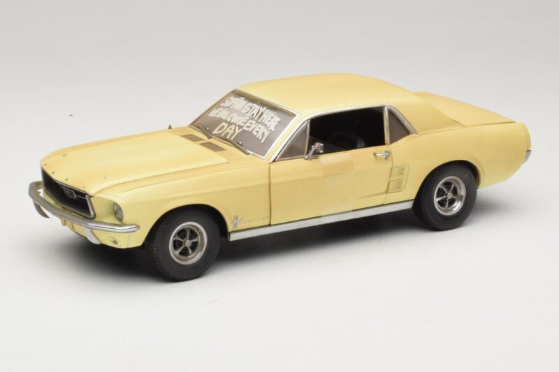 Ford Mustang Coupe Gul The Walking Dead Greenlight 1:18 12958 Metall