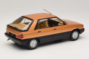 Renault 11 GTL Guld MCG 1:18 MCG18590 Metall — bild 2 av 6