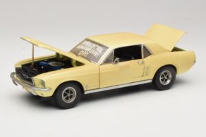 Ford Mustang Coupe Gul The Walking Dead Greenlight 1:18 12958 Metall — bild 2 av 8