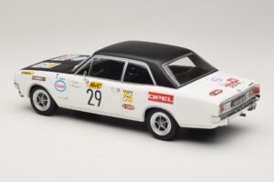 Opel Commodore A #29 J-L. Clarr / J-P. Peyroux Tour de France Automobile 1971 MCG 1:18 MCG18562R Metall — bild 5 av 6