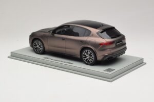 Maserati Grecale Brons BBR 1:18 P18220FMAS Resin — bild 5 av 7