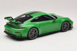 Porsche 911 992.2 GT3 Weissach Package Python Green GT Spirit 1:18 GT576 Resin — bild 2 av 6