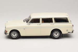 Volvo Amazon Kombi Pearl White Norev 1:18 188750 Metall — bild 3 av 6