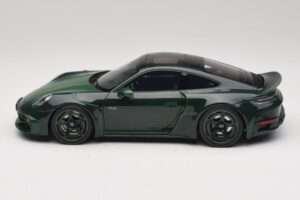 Porsche 911 992 Turbo S Brabus 900 Rocket R Mean Green GT Spirit 1:18 GT959 Resin — bild 3 av 6