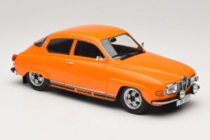 Saab 96 V4 Orange MCG 1:18 MCG18654 Metall — bild 4 av 6