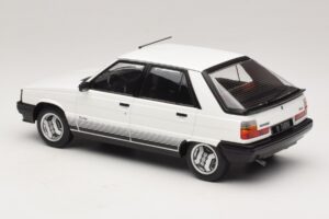 Renault 11 Turbo Vit MCG 1:18 MCG18589 Metall — bild 5 av 6