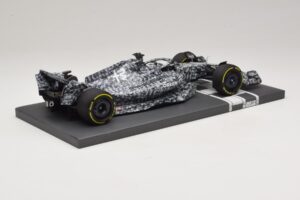 Alfa Romeo Orlen C42 R. Kubica Testing Barcelona 2022 Minichamps 1:18 117229988 Resin — bild 2 av 7
