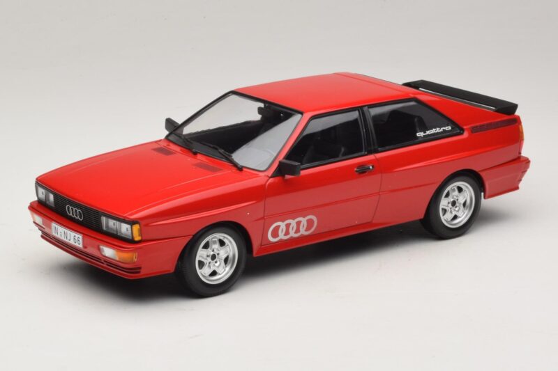 Audi Quattro Röd Återförsäljarutgåva Minichamps 1:18 A5-5893 Metall