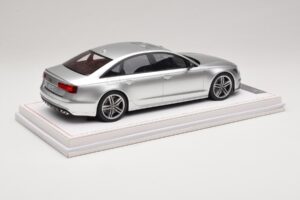 Audi S6 C7 Florett Silver Metallic IVY Merit 1:18 REMC038 Resin — bild 3 av 7