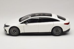 Mercedes EQS V297 Manufaktur Opalite White NZG 1:18 B66961049 Metall — bild 4 av 8
