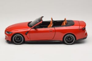 BMW M4 G83 Cabriolet Red Metallic Minichamps 1:18 110021030 Metall — bild 4 av 8