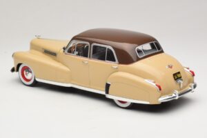Cadillac Fleetwood Series 60 Special Beige MCG 1:18 MCG18656 Metall — bild 5 av 6