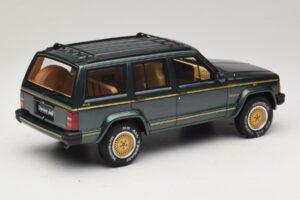 Jeep Cherokee XJ Limited Hunter Green Otto 1:18 OT1204 Resin — bild 2 av 6