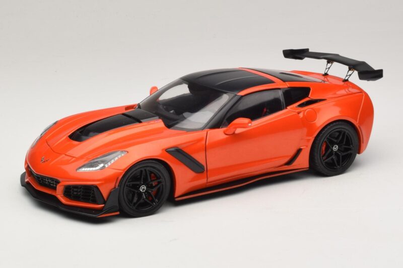 Chevrolet Corvette C7 ZR1 Röd IXO 1:18 U18RDC001-FO Metall