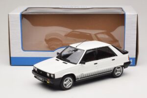 Renault 11 Turbo Vit MCG 1:18 MCG18589 Metall — bild 6 av 6
