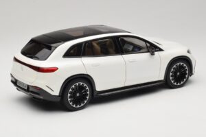 Mercedes EQS SUV X296 Manufaktur Diamond White NZG 1:18 B66960590 Metall — bild 3 av 8
