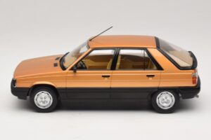 Renault 11 GTL Guld MCG 1:18 MCG18590 Metall — bild 3 av 6