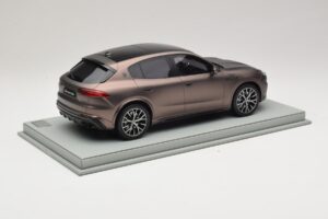 Maserati Grecale Brons BBR 1:18 P18220FMAS Resin — bild 3 av 7