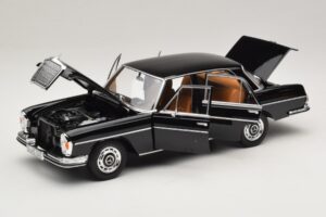 Mercedes 280 SE W108 Svart Norev 1:18 183360 Metall — bild 2 av 8