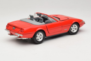 Ferrari 365 GTS/4 Spider Röd Techno Giodi 1:18 40028-P1 Metall — bild 3 av 8