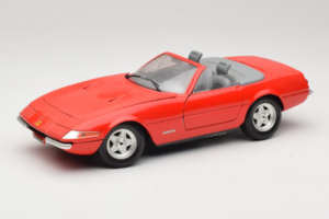 Ferrari 365 GTS/4 Spider Röd Techno Giodi 1:18 40028-P1 Metall