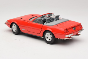 Ferrari 365 GTS/4 Spider Röd Techno Giodi 1:18 40028-P1 Metall — bild 7 av 8