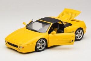 Ferrari F355 Spider Gul med Svart Tak UT Models 1:18 180074030-P4 Metall — bild 2 av 8