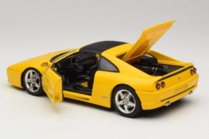 Ferrari F355 Spider Gul med Svart Tak UT Models 1:18 180074030-P4 Metall — bild 5 av 8