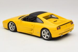 Ferrari F355 Spider Gul med Svart Tak UT Models 1:18 180074030-P4 Metall — bild 7 av 8