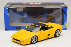 Ferrari F355 Spider Gul med Svart Tak UT Models 1:18 180074030-P4 Metall — bild 8 av 8