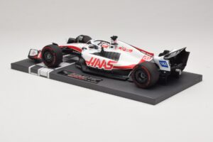 Haas VF-22 K. Magnussen Pole Position Brazilian GP 2022 Minichamps 1:18 117222120 Resin — bild 5 av 7