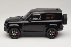 Land Rover Defender 90 L663 P400 X-Dynamic HSE Santorini Black GT Spirit 1:18 GT992 Resin — bild 3 av 6