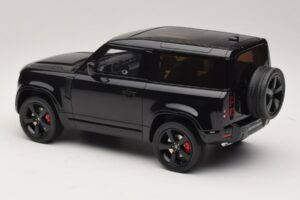 Land Rover Defender 90 L663 P400 X-Dynamic HSE Santorini Black GT Spirit 1:18 GT992 Resin — bild 5 av 6