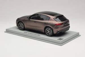 Maserati Grecale Brons BBR 1:18 P18220FMAS Resin — bild 5 av 7