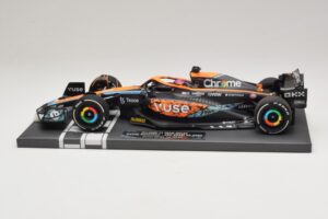 McLaren MCL36 #3 D. Ricciardo Abu Dhabi GP 2022 Minichamps 1:18 537224003 Resin — bild 3 av 7