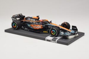 McLaren MCL36 #3 D. Ricciardo Abu Dhabi GP 2022 Minichamps 1:18 537224003 Resin — bild 4 av 7