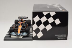 McLaren MCL36 #3 D. Ricciardo Abu Dhabi GP 2022 Minichamps 1:18 537224003 Resin — bild 6 av 7