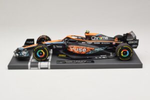 McLaren MCL36 #4 L. Norris Abu Dhabi GP 2022 Minichamps 1:18 537224004 Resin — bild 3 av 7