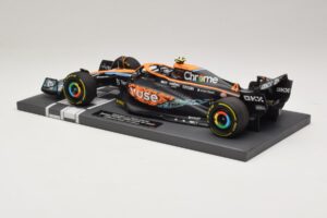 McLaren MCL36 #4 L. Norris Abu Dhabi GP 2022 Minichamps 1:18 537224004 Resin — bild 5 av 7