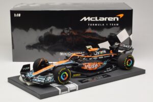 McLaren MCL36 #4 L. Norris Abu Dhabi GP 2022 Minichamps 1:18 537224004 Resin — bild 6 av 7