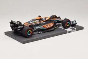 McLaren MCL36 O. Piastri Abu Dhabi Test 2022 Minichamps 1:18 537221828 Resin — bild 2 av 7