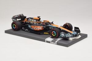 McLaren MCL36 O. Piastri Abu Dhabi Test 2022 Minichamps 1:18 537221828 Resin — bild 4 av 7