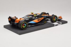 McLaren MCL60 #4 L. Norris 2nd Place Hungarian GP 2023 Minichamps 1:18 537233004 Resin — bild 2 av 7