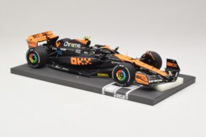 McLaren MCL60 #4 L. Norris 2nd Place Singapore GP 2023 Minichamps 1:18 537233404 Resin — bild 4 av 7