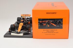 McLaren MCL60 #4 L. Norris 2nd Place Singapore GP 2023 Minichamps 1:18 537233404 Resin — bild 6 av 7