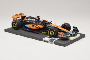 McLaren MCL60 #81 O. Piastri Hungarian GP 2023 Minichamps 1:18 537233081 Resin — bild 4 av 7