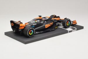 McLaren MCL60 #81 O. Piastri Japanese GP 2023 Minichamps 1:18 537233581 Resin — bild 2 av 7