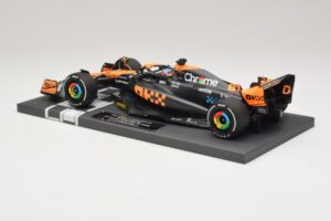 McLaren MCL60 #81 O. Piastri Japanese GP 2023 Minichamps 1:18 537233581 Resin — bild 5 av 7
