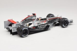 McLaren MP4/21 #3 K. Raikkonen 2006 Minichamps 1:18 530061803 Resin — bild 2 av 7