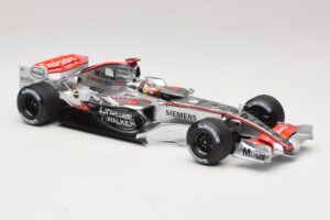 McLaren MP4/21 #3 K. Raikkonen 2006 Minichamps 1:18 530061803 Resin — bild 4 av 7